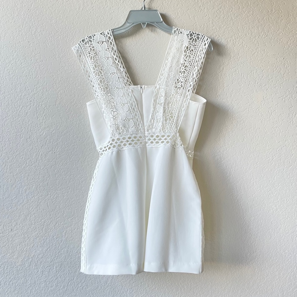 Like new! Free shipping! Parvenue White Lace Romper - Picture 4 of 11